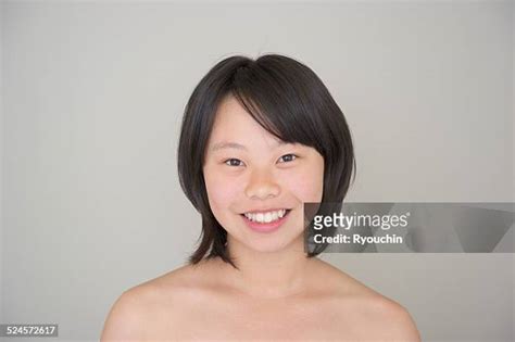 4.920 Niña Sin Camisa Stock Photos, High